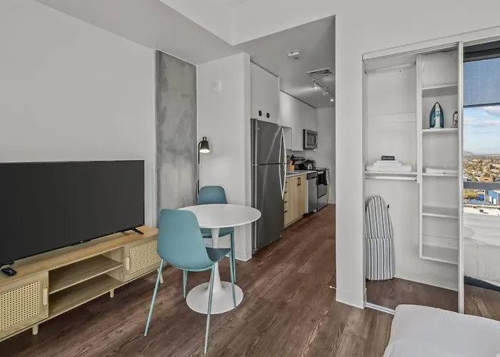 Boulevard Modern Highrise Stu Sky Pool Parking Gym 11 Apartment Phoenix